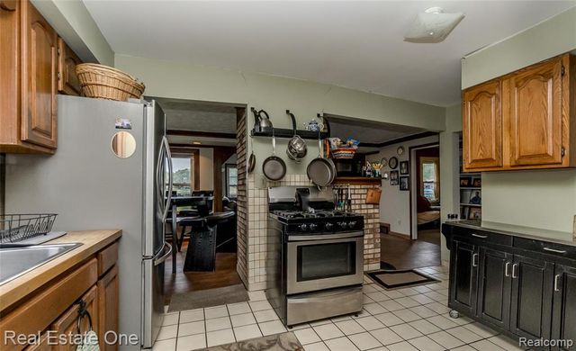 9393 Boncrest Street, Commerce Twp, MI 48382