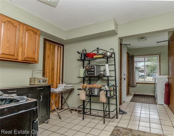 9393 Boncrest Street, Commerce Twp, MI 48382