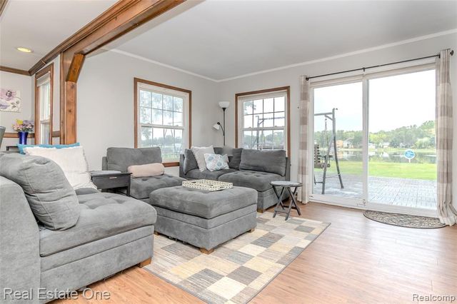 9393 Boncrest Street, Commerce Twp, MI 48382