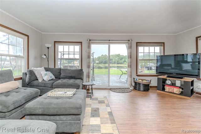 9393 Boncrest Street, Commerce Twp, MI 48382