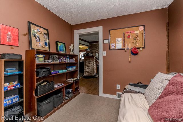 9393 Boncrest Street, Commerce Twp, MI 48382