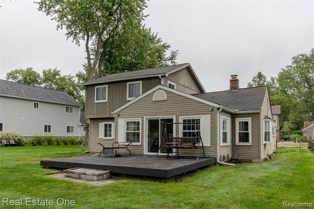 9393 Boncrest Street, Commerce Twp, MI 48382
