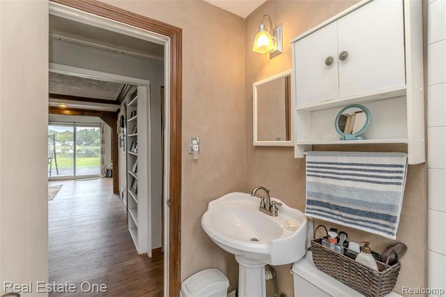 9393 Boncrest Street, Commerce Twp, MI 48382