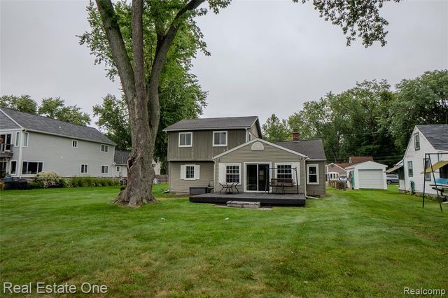 9393 Boncrest Street, Commerce Twp, MI 48382