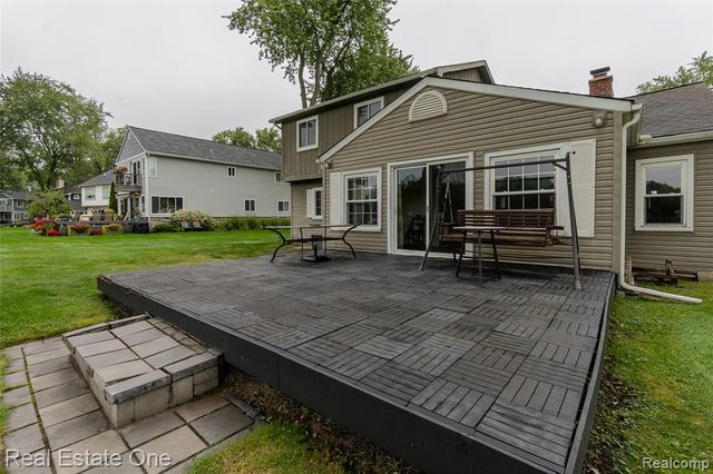 9393 Boncrest Street, Commerce Twp, MI 48382
