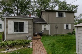 9393 Boncrest Street, Commerce Twp, MI 48382