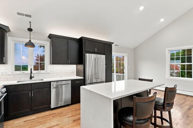 30 Overlook Dr, Methuen, MA 01844