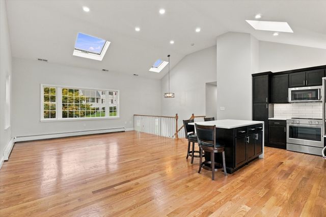 30 Overlook Dr, Methuen, MA 01844