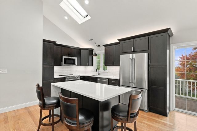 30 Overlook Dr, Methuen, MA 01844