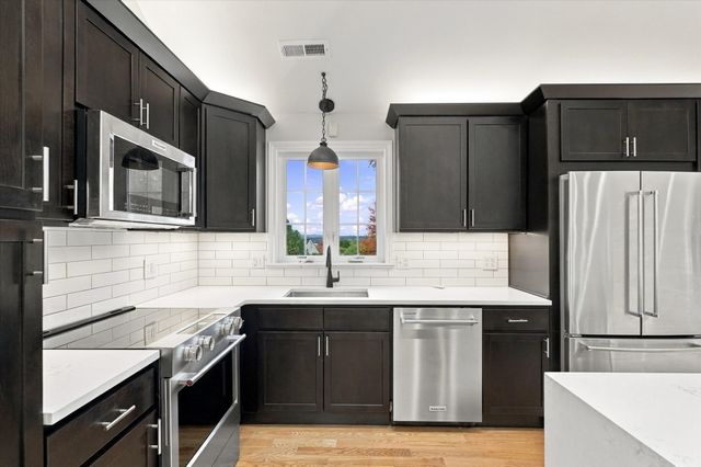 30 Overlook Dr, Methuen, MA 01844