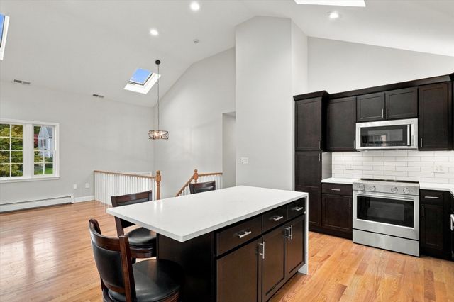 30 Overlook Dr, Methuen, MA 01844