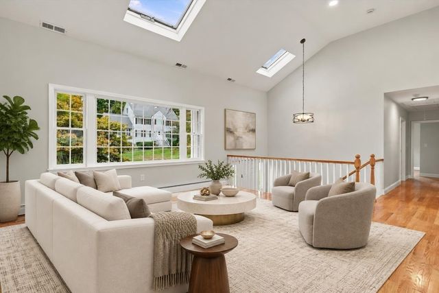 30 Overlook Dr, Methuen, MA 01844