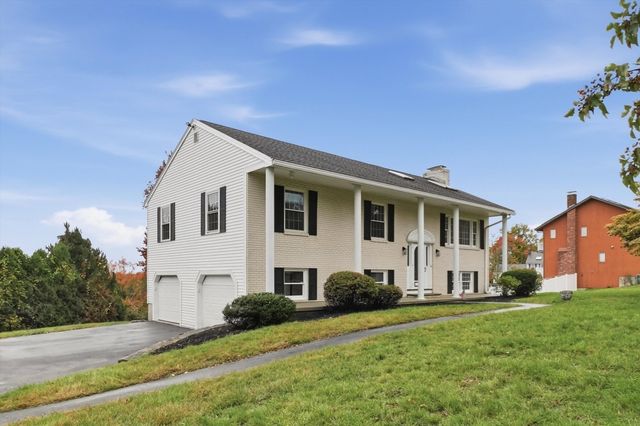 30 Overlook Dr, Methuen, MA 01844