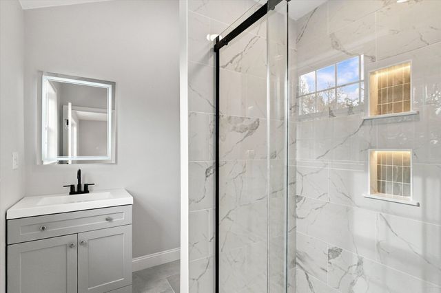 30 Overlook Dr, Methuen, MA 01844