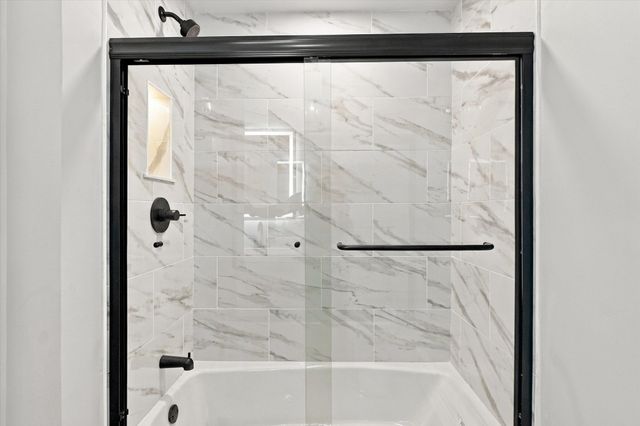 30 Overlook Dr, Methuen, MA 01844
