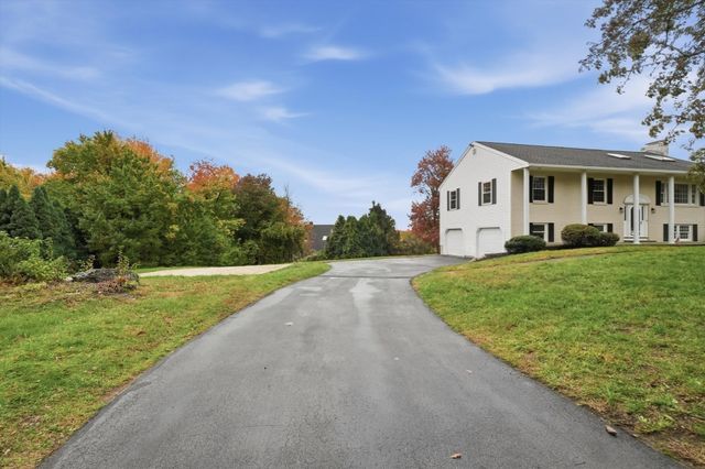 30 Overlook Dr, Methuen, MA 01844
