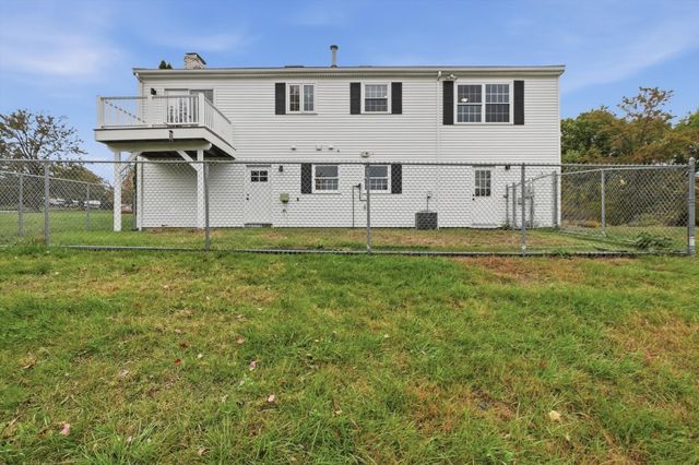 30 Overlook Dr, Methuen, MA 01844