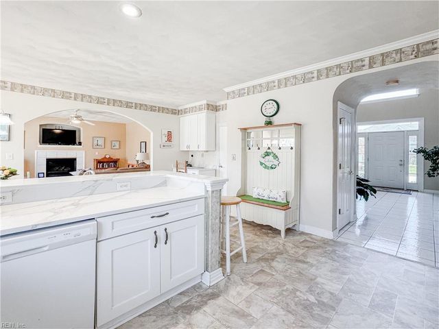 965 Sandoval DR, Virginia Beach, VA 23454