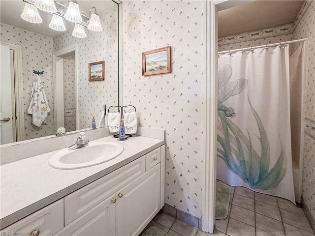 965 Sandoval DR, Virginia Beach, VA 23454