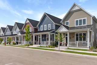 6250 W Fox Crossing DRIVE, Mequon, WI 53092