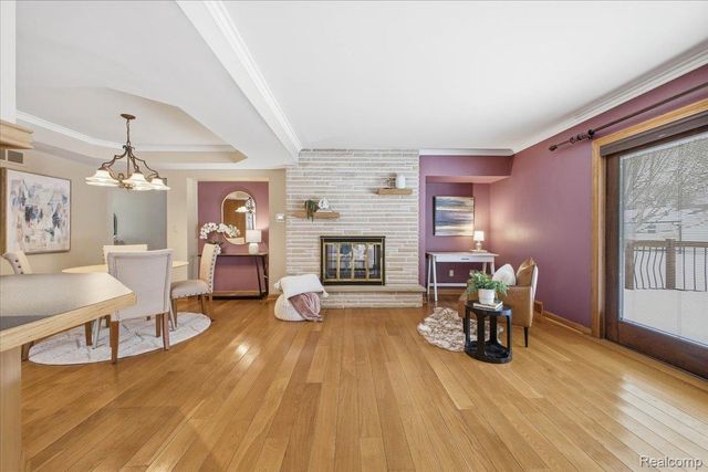 32523 Newcastle Drive, Warren, MI 48093