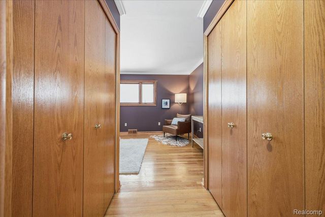 32523 Newcastle Drive, Warren, MI 48093