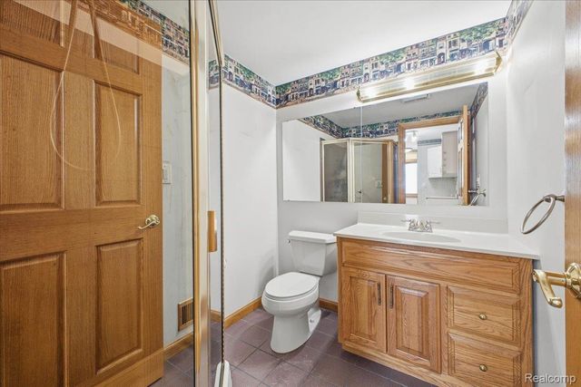 32523 Newcastle Drive, Warren, MI 48093