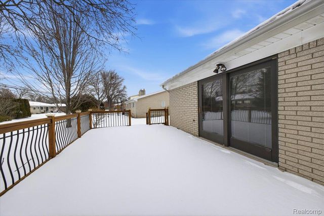 32523 Newcastle Drive, Warren, MI 48093