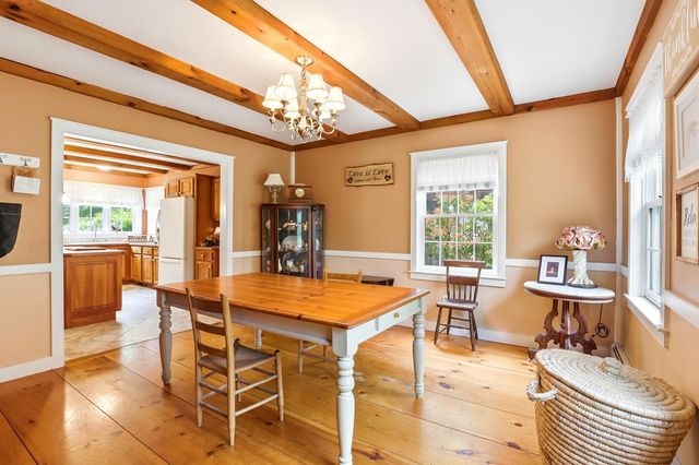 28 Island Road, Deerfield, NH 03037
