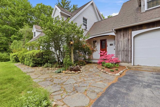 28 Island Road, Deerfield, NH 03037