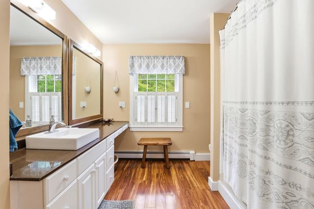 28 Island Road, Deerfield, NH 03037