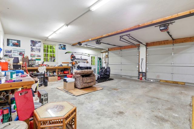 28 Island Road, Deerfield, NH 03037
