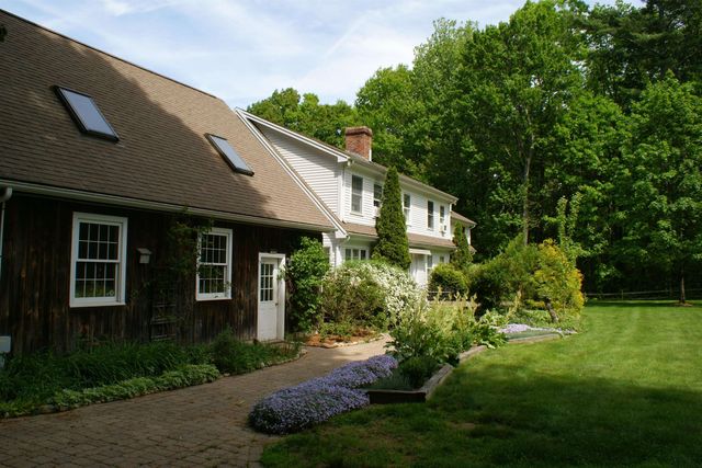 28 Island Road, Deerfield, NH 03037