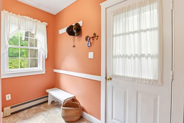 28 Island Road, Deerfield, NH 03037