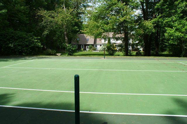 28 Island Road, Deerfield, NH 03037