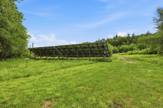 28 Island Road, Deerfield, NH 03037