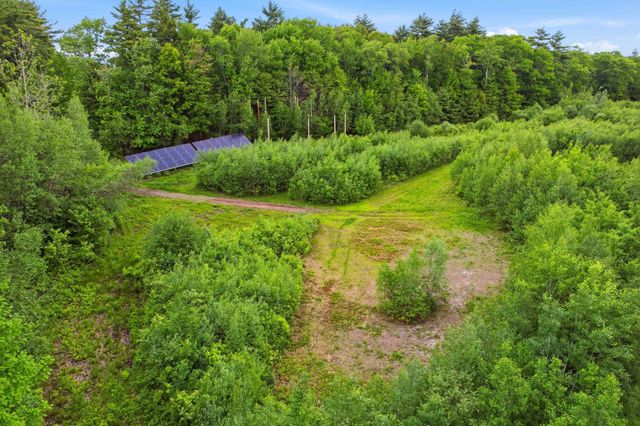 28 Island Road, Deerfield, NH 03037