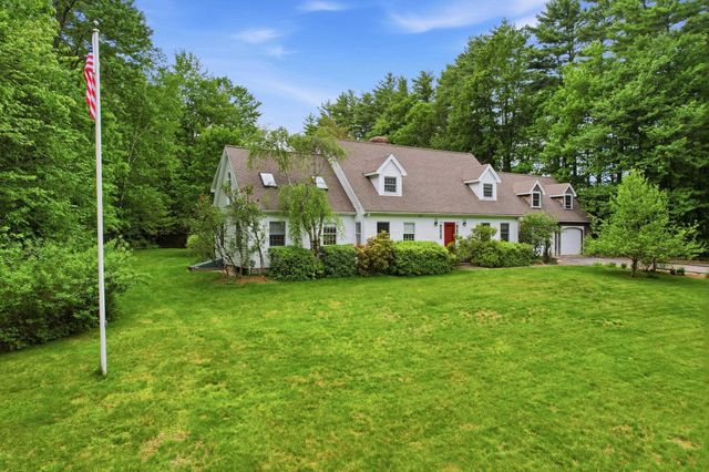 28 Island Road, Deerfield, NH 03037