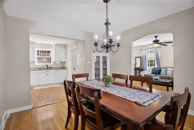 2406 Morrow Pl, Bethel Park, PA 15102