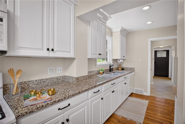 2406 Morrow Pl, Bethel Park, PA 15102
