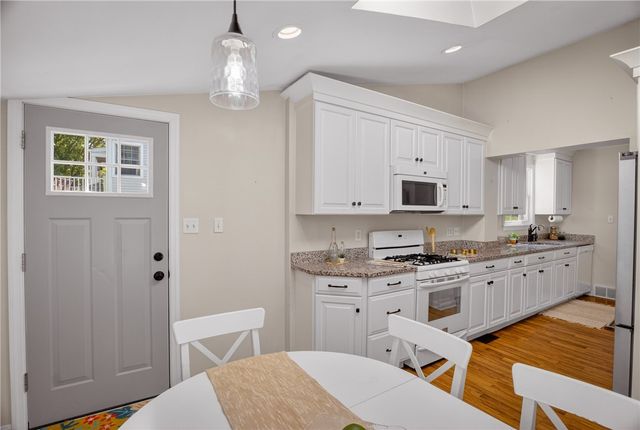 2406 Morrow Pl, Bethel Park, PA 15102