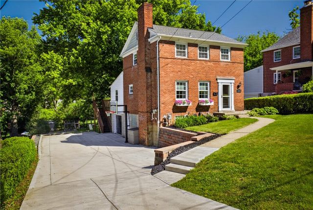 2406 Morrow Pl, Bethel Park, PA 15102