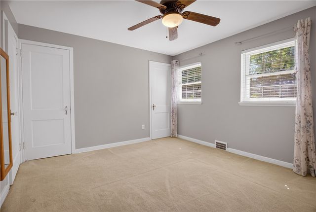 2406 Morrow Pl, Bethel Park, PA 15102