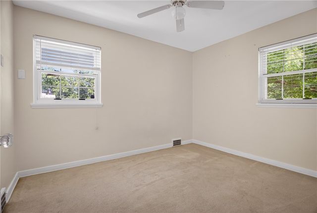 2406 Morrow Pl, Bethel Park, PA 15102