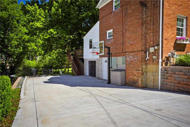 2406 Morrow Pl, Bethel Park, PA 15102