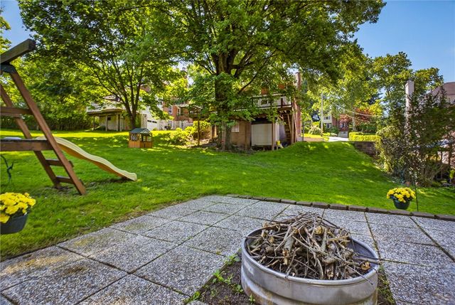 2406 Morrow Pl, Bethel Park, PA 15102