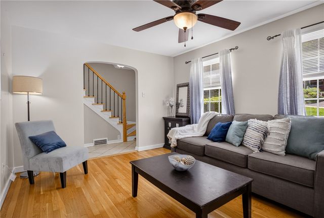 2406 Morrow Pl, Bethel Park, PA 15102