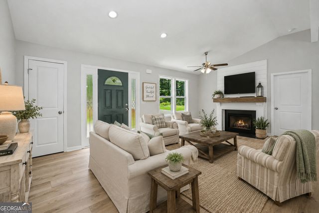 126 Lucinda Lane, Fayetteville, GA 30214