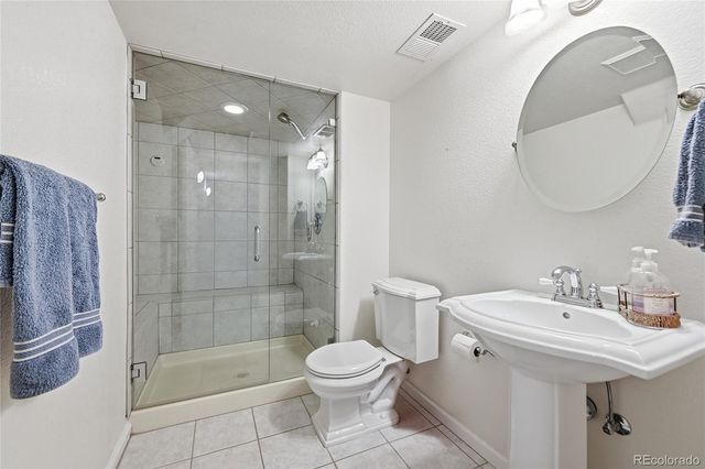 21993 E Heritage Parkway, Aurora, CO 80016