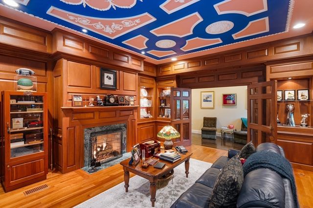6 Steel Rd, Hopedale, MA 01747